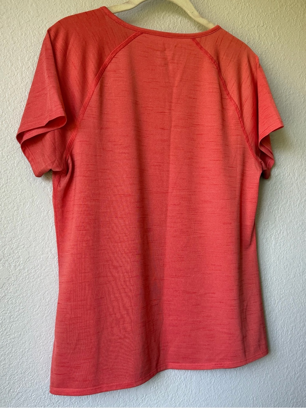 The North Face Women's Activewear Tee in Coral-Red, Medium, EUC, Short Sleeve - Picture 6 of 10